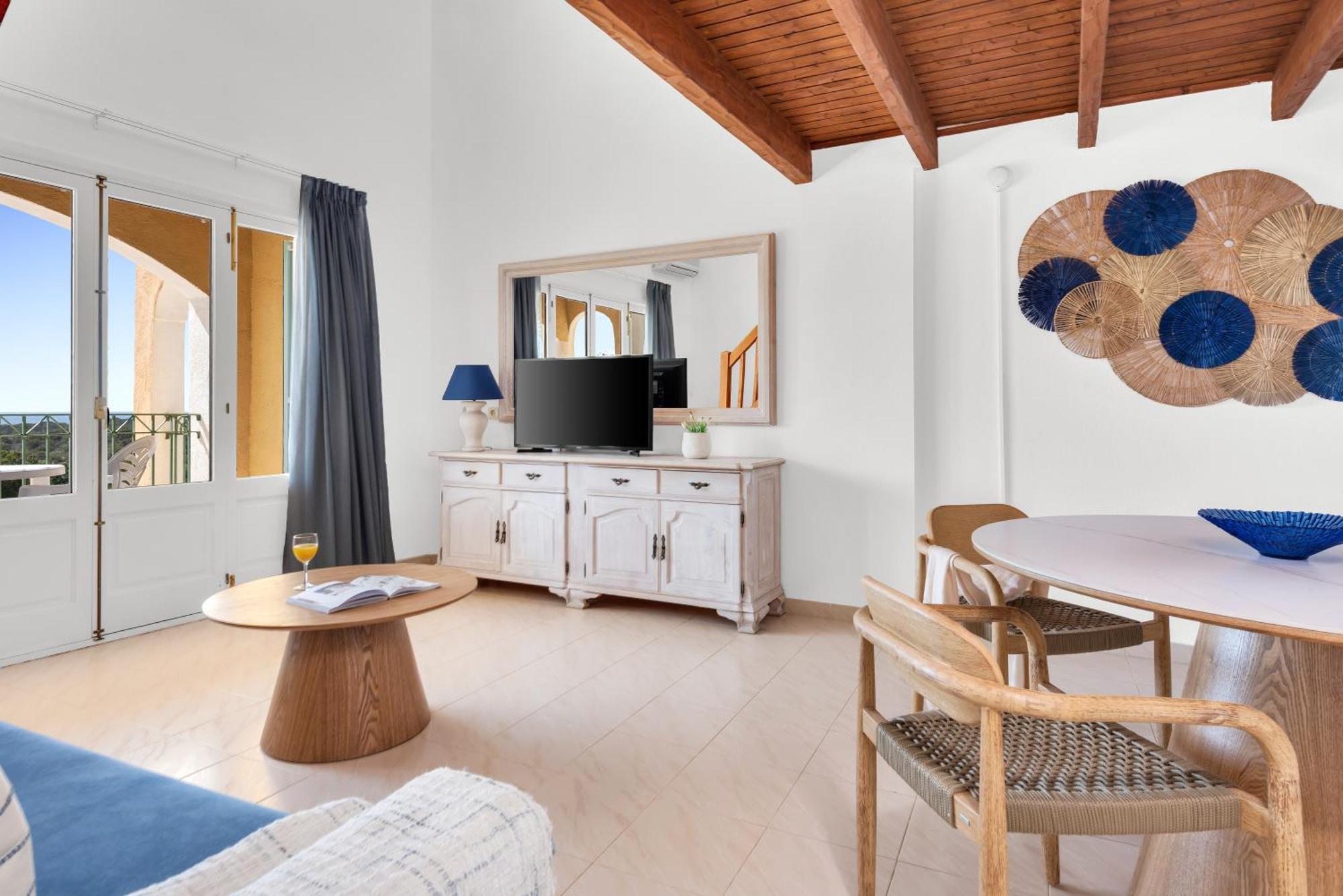 Two-Bedroom Apartment,1661106467:JPEG